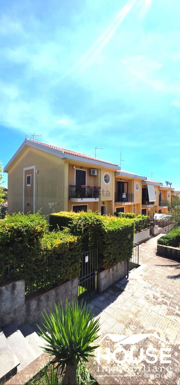 casa indipendente in vendita a Pedara