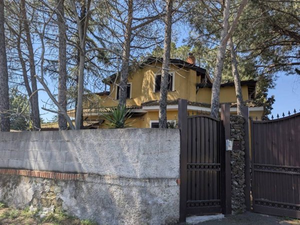 casa indipendente in vendita a Pedara