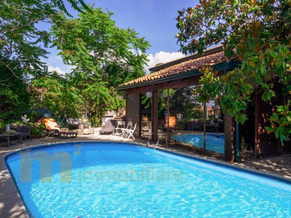 casa indipendente in vendita a Pedara