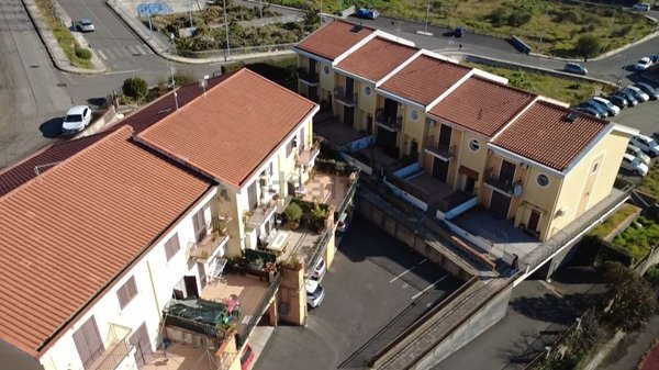 casa indipendente in vendita a Pedara