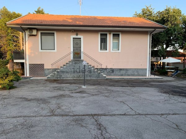 casa indipendente in vendita a Pedara