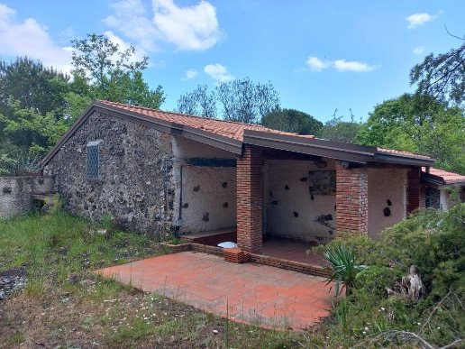 quadrivano in vendita a Pedara in zona Tarderia