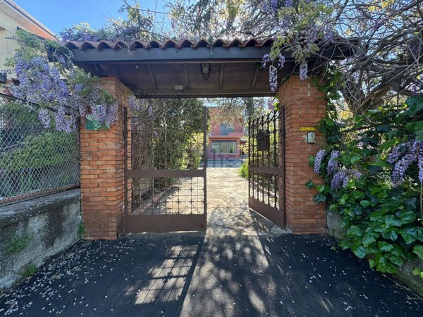 casa indipendente in vendita a Pedara