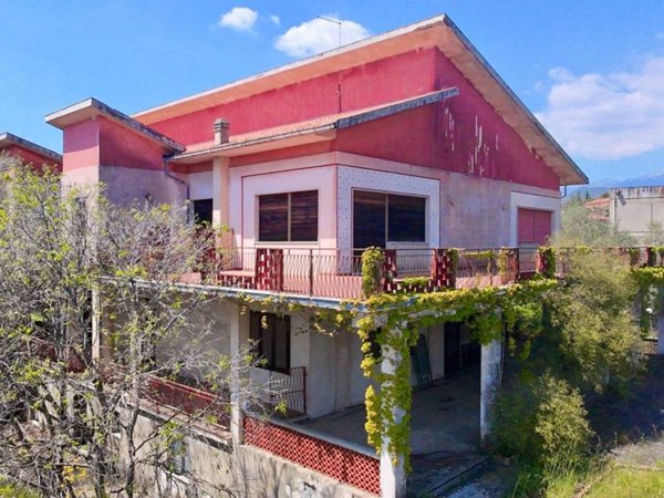 casa indipendente in vendita a Pedara