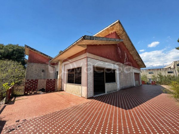 casa indipendente in vendita a Pedara in zona Tarderia