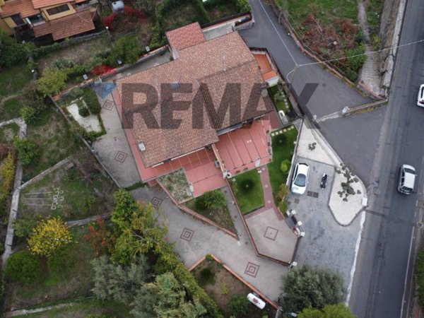 casa indipendente in vendita a Pedara