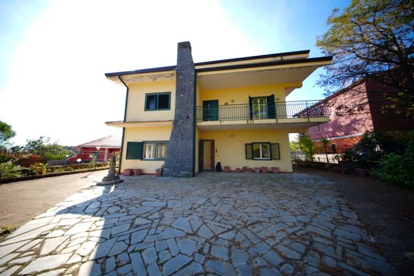 casa indipendente in vendita a Pedara