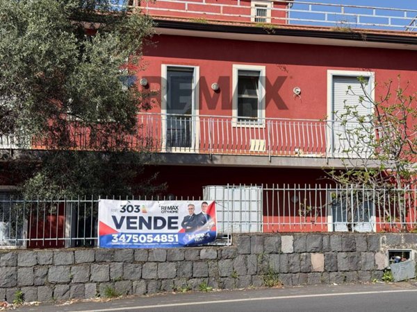 casa indipendente in vendita a Pedara
