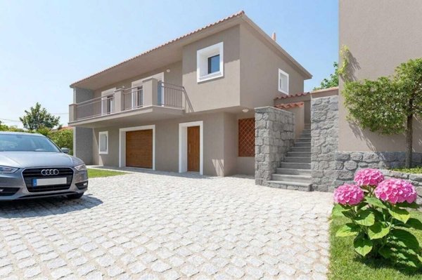 casa indipendente in vendita a Pedara