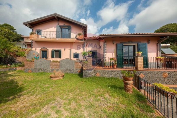 casa indipendente in vendita a Pedara