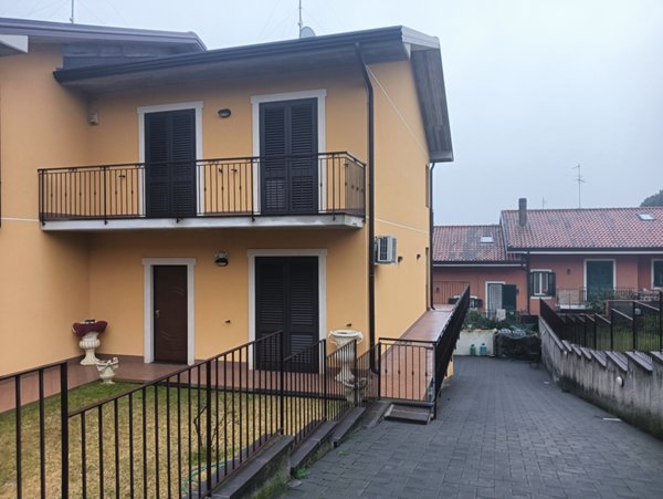casa indipendente in vendita a Pedara
