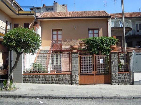 casa indipendente in vendita a Pedara