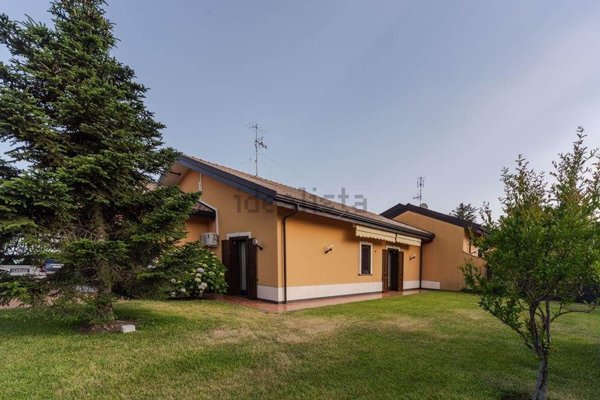 casa indipendente in vendita a Pedara