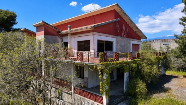 casa indipendente in vendita a Pedara in zona Tarderia