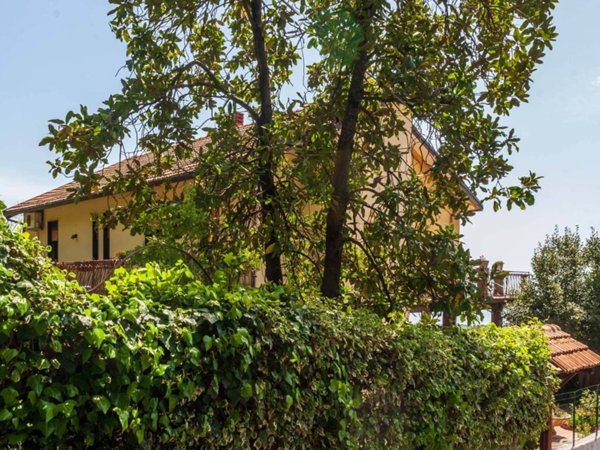 casa indipendente in vendita a Pedara in zona Tarderia