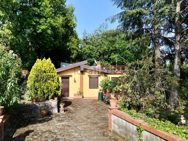 casa indipendente in vendita a Pedara
