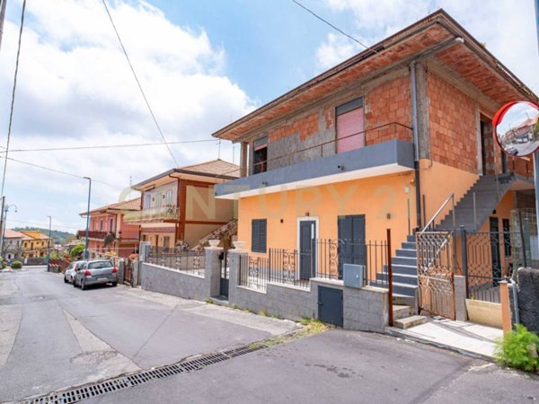 casa indipendente in vendita a Pedara