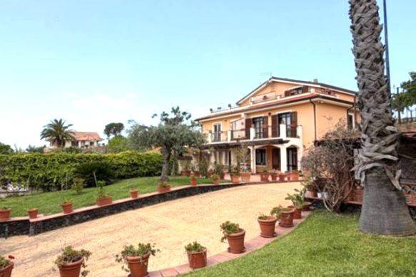 casa indipendente in vendita a Pedara