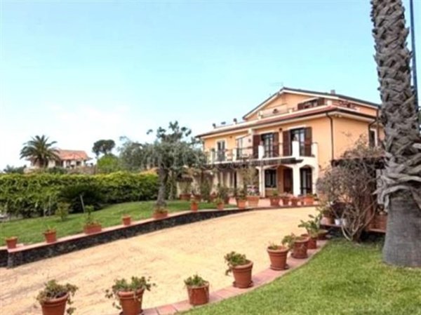 casa indipendente in vendita a Pedara