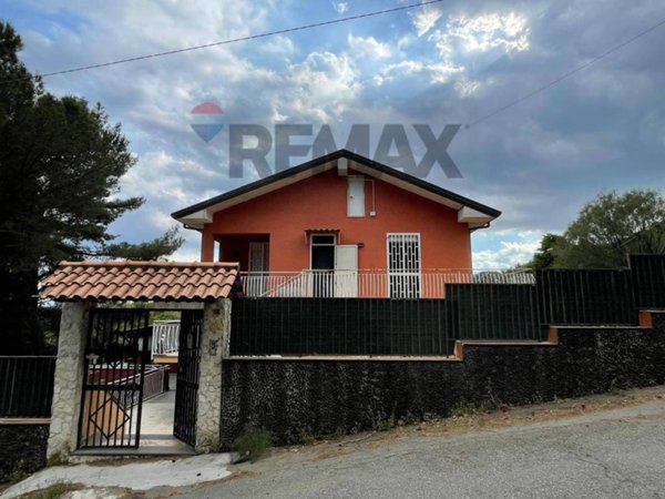 appartamento in vendita a Pedara in zona Tarderia