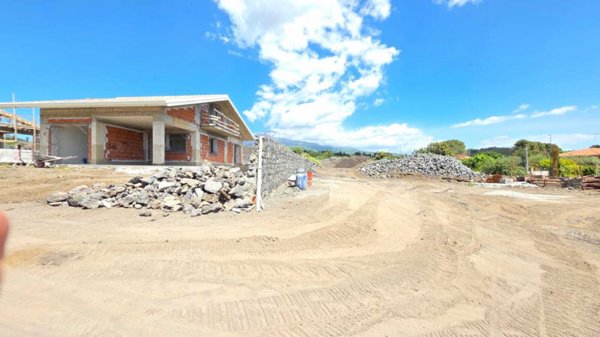 casa indipendente in vendita a Pedara