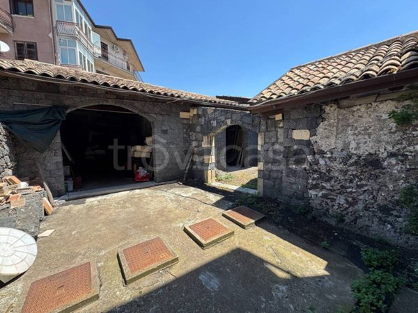 casa indipendente in vendita a Pedara
