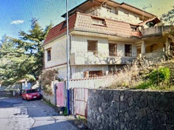 casa indipendente in vendita a Pedara