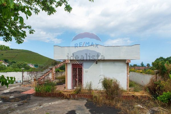 casa indipendente in vendita a Pedara in zona Tarderia