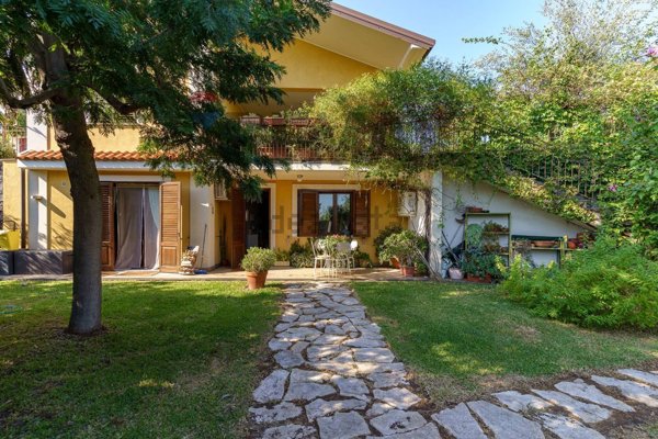casa indipendente in vendita a Pedara