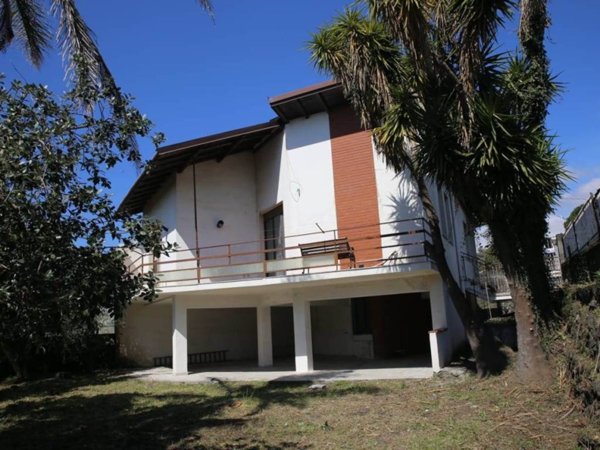 casa indipendente in vendita a Pedara in zona Tarderia