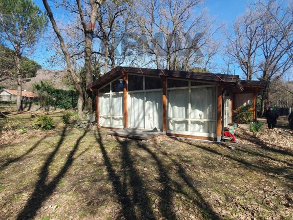 casa indipendente in vendita a Pedara in zona Tarderia