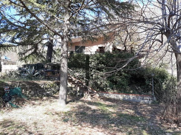 casa indipendente in vendita a Pedara in zona Tarderia