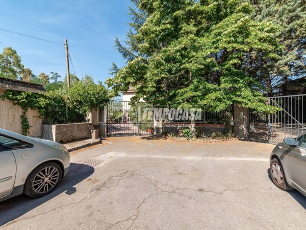 casa indipendente in vendita a Pedara in zona Tarderia