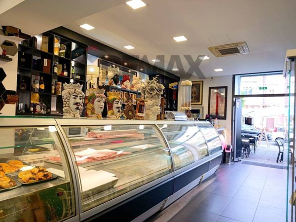 negozio in vendita a Pedara