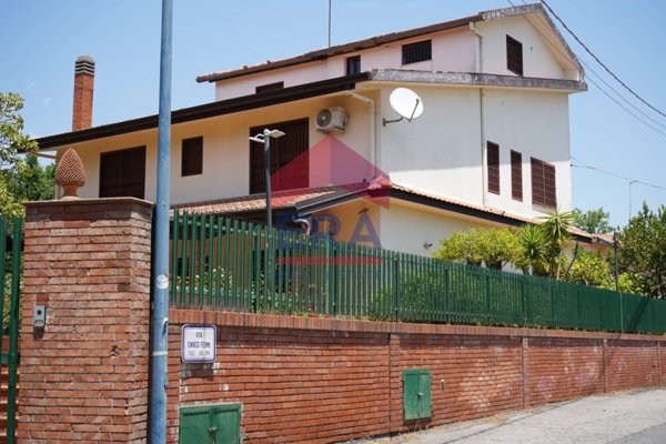 casa indipendente in vendita a Pedara in zona Tarderia