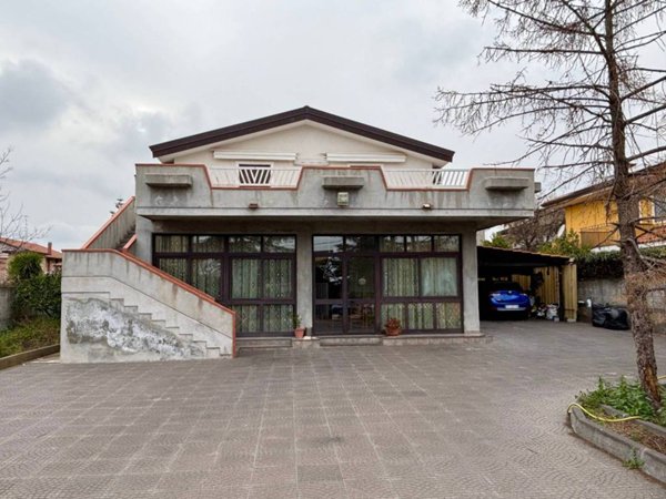 casa indipendente in vendita a Pedara in zona Tarderia