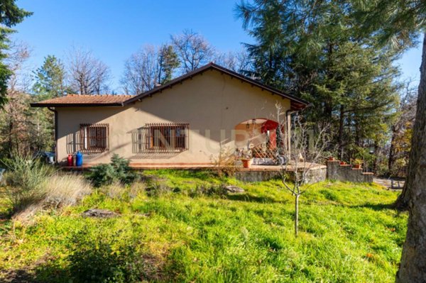 casa indipendente in vendita a Pedara in zona Tarderia