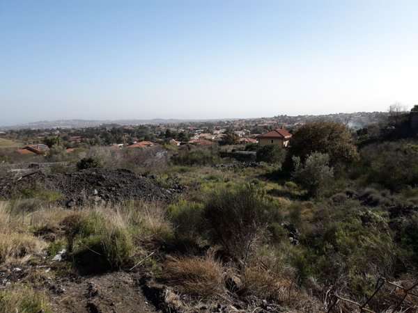 villa in vendita a Pedara in zona Tarderia