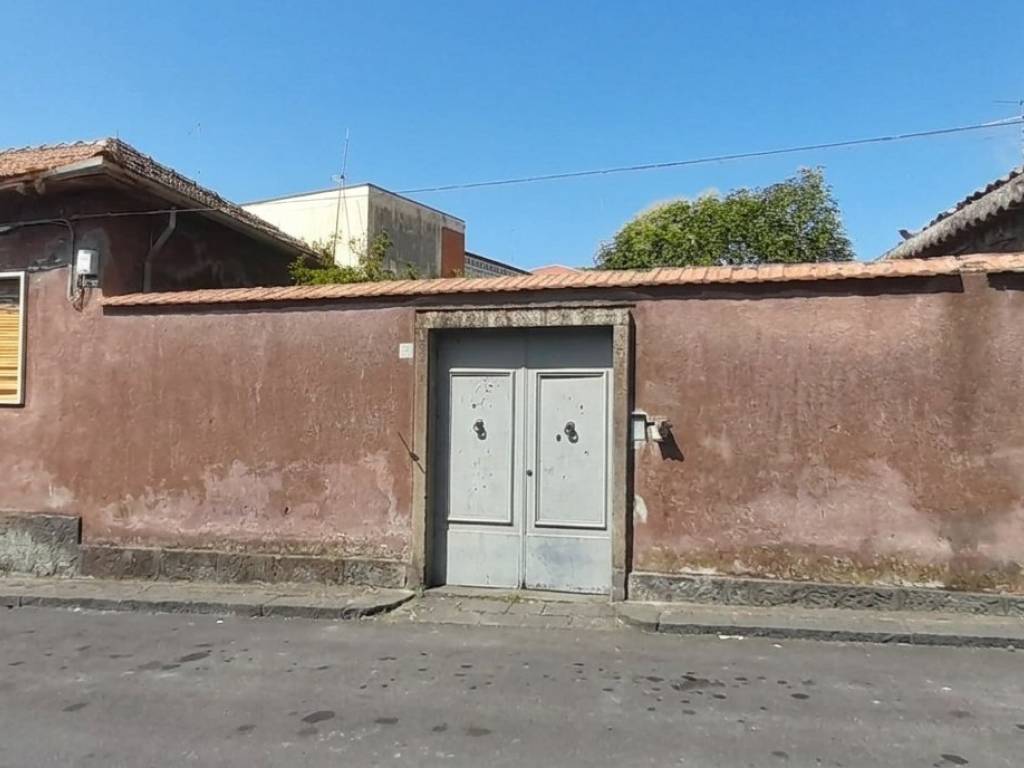 casa indipendente in vendita a Pedara