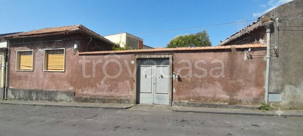 casa indipendente in vendita a Pedara