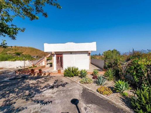 casa indipendente in vendita a Pedara in zona Tarderia