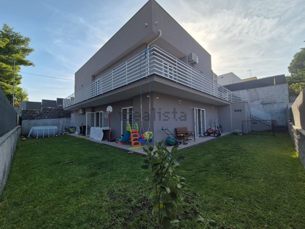 casa indipendente in vendita a Pedara in zona Tarderia
