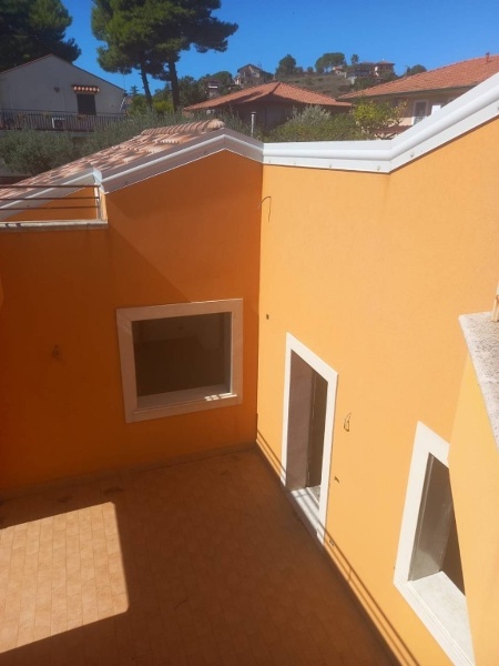 casa indipendente in vendita a Pedara in zona Tarderia