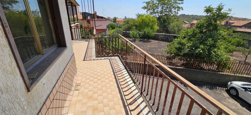 appartamento in vendita a Pedara in zona Tarderia