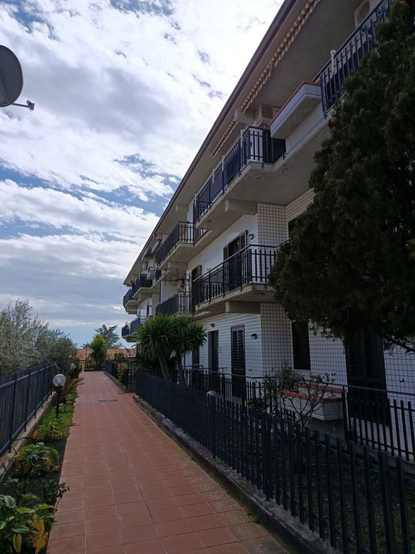appartamento in vendita a Pedara in zona Tarderia