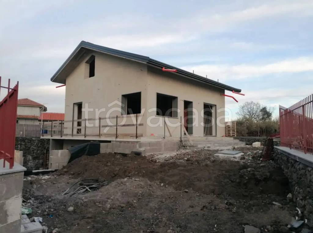 casa indipendente in vendita a Pedara