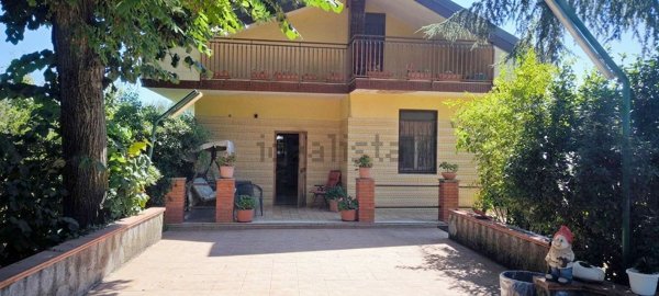 casa indipendente in vendita a Pedara in zona Tarderia
