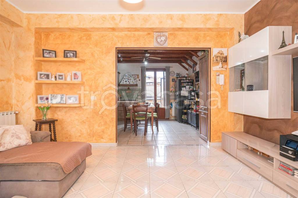 appartamento in vendita a Pedara in zona Tarderia
