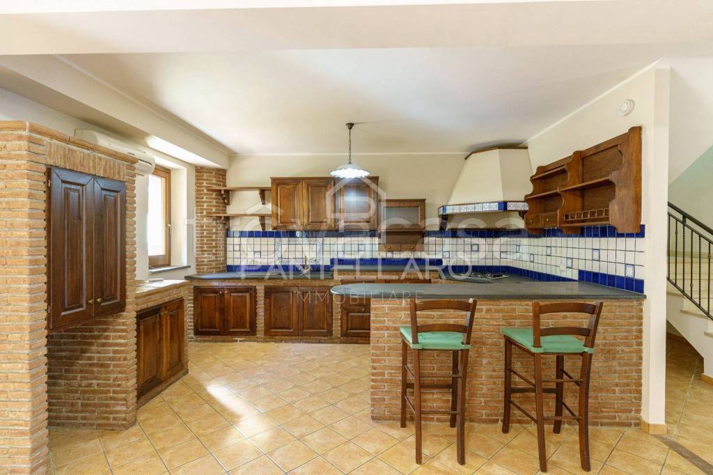 casa indipendente in vendita a Pedara in zona Tarderia