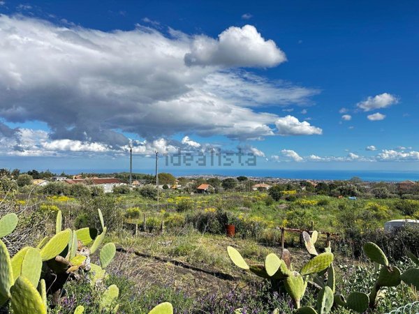 terreno in vendita a Pedara in zona Tarderia